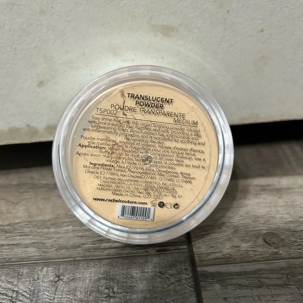 RACHEL COUTURE Translucent Powder in Medium